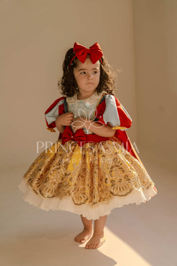 Snow White - Image 2
