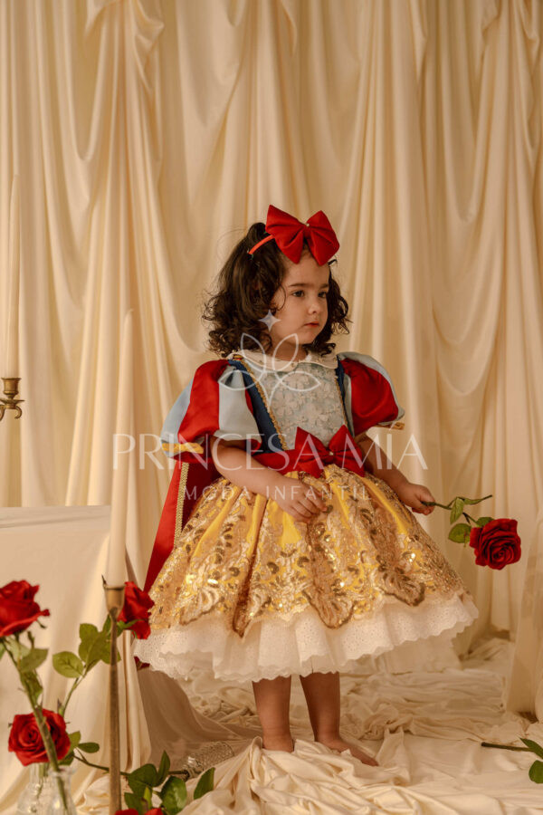 Snow White - Image 6