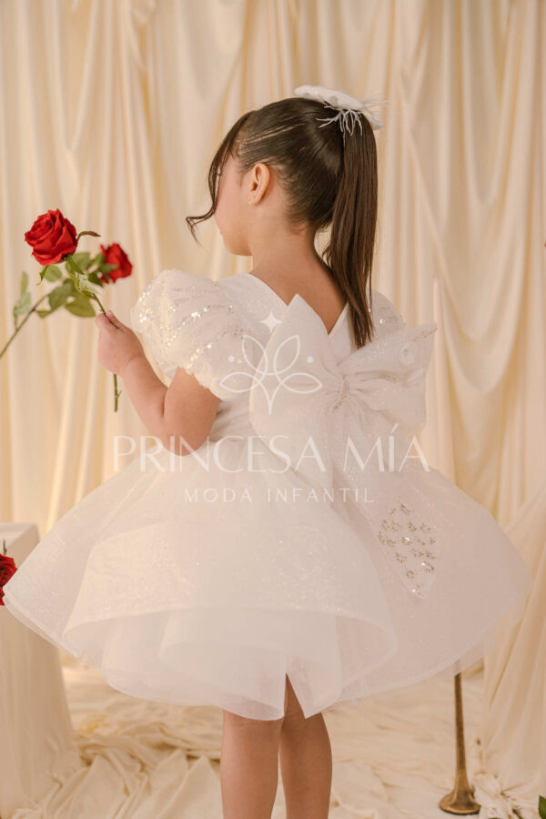 Anastasia White - Image 9
