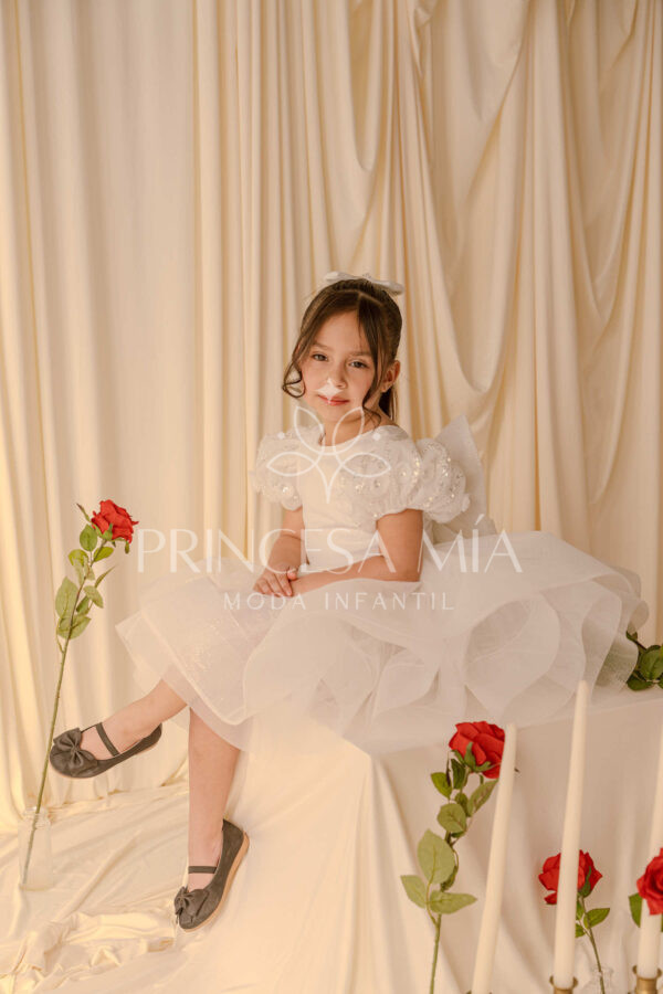 Anastasia White - Image 12