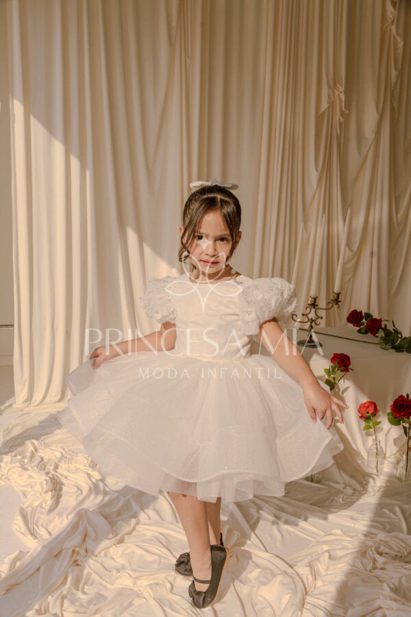 Anastasia White - Image 13